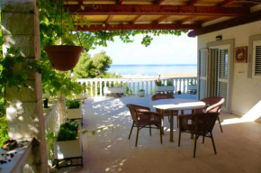 Отель Cezar Holiday Home  Свети-Стефан
